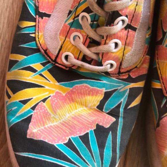 Vans - Picture 4 of 6